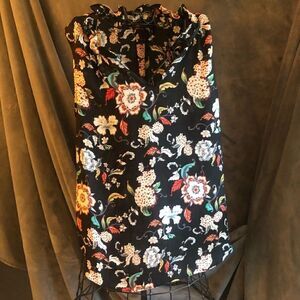 Violet + Claire sleeveless top. Sz Med